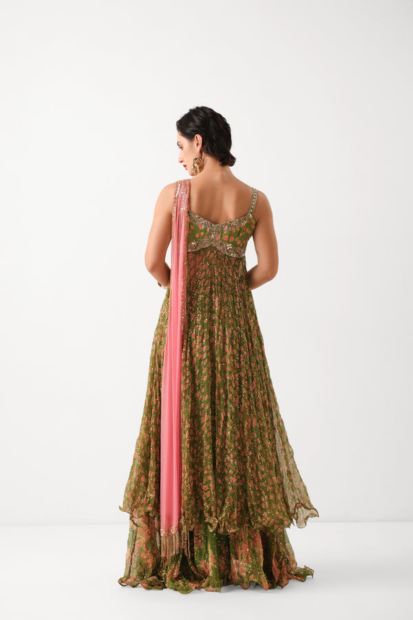 The Calcutta Mehendi set in avacado green with gulabi dupatta
