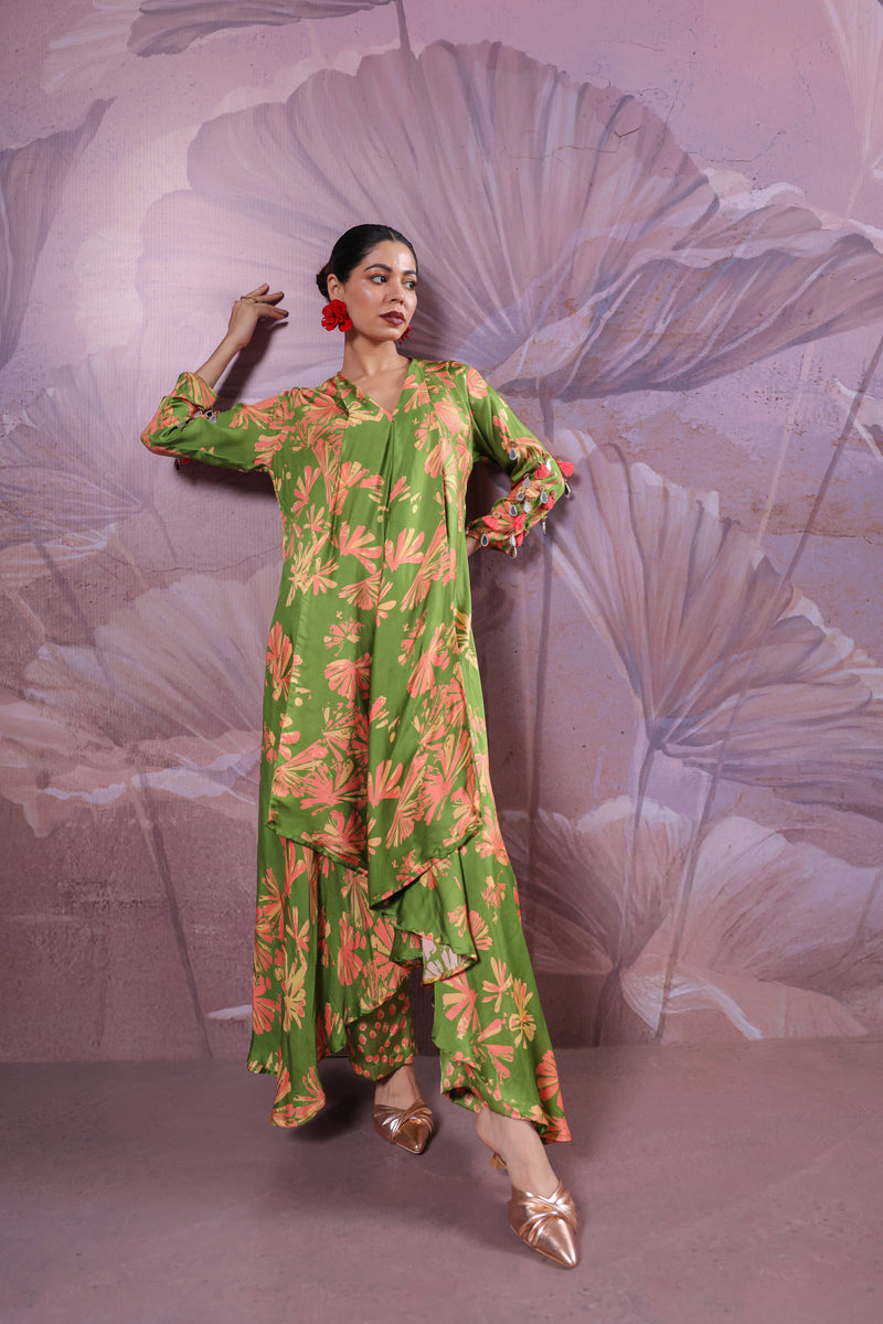 Ballygunge avacado green  tassel tunic set in